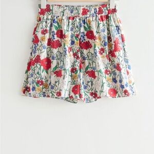 &OTHER STORIES Elastic-Waist Women’s Shorts - White with Flowers